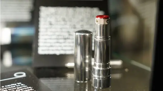 Помада-пістолет