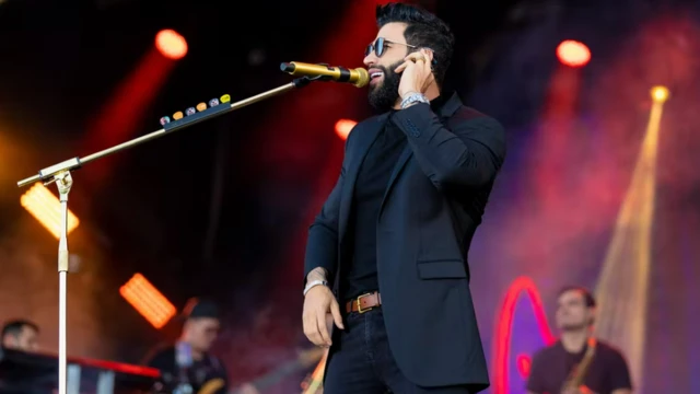 Gusttavo Lima durante showblaze aplicativo download2022