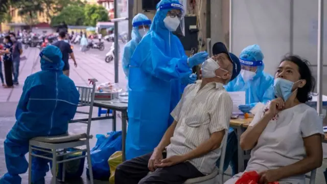 Xét nghiệm Covid diện rộng tại Hà Nội