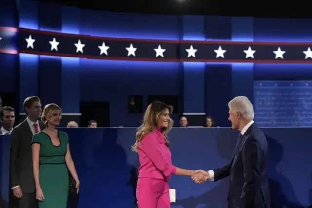 Trump volvió a mencionar a Bill Clinton para tratar de excusar lo que dijo en el video de 2005.