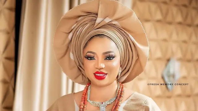 Queen Anuoluwapo Adeyemi na one of di wives of Oyo Monarch Oba Lamidi Adeyemi