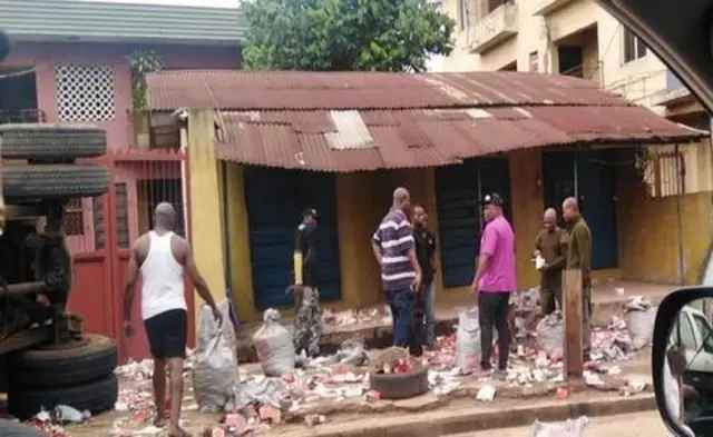 Anambra Police update on accident of 'Onitsha truck wey allegedly load ...