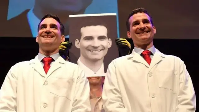 Los gemelos Aaron y Andrew Aguirre