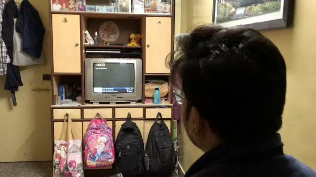 160 स्क्वेयर फ़ीट के घर में नौ लोग