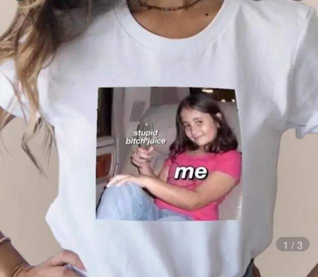 Camiseta vendida en tiendas de EE.UU.