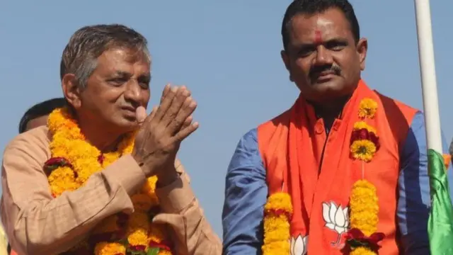 કુંવરજીભાઈ બાવળિયાની ગુજરાત ભાજપના પ્રદેશાધ્યક્ષ વાઘાણી સાથે તસવીર