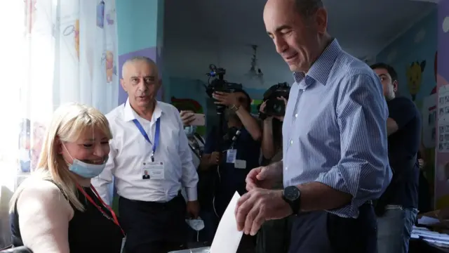 Роберт Кочарян