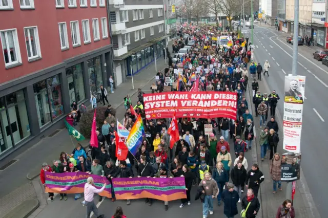 Essen'de düzenlenen aşırı sağ karşıtı protesto