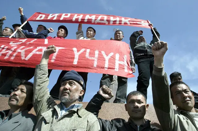 Быйыл парламенттик шайлоо 4-октябрда өтөт