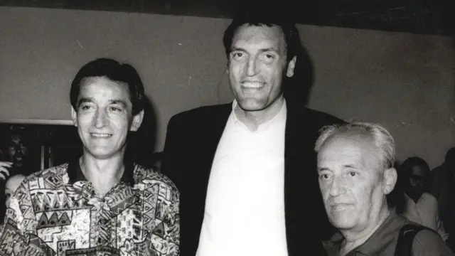 Aleksandar Nikolić (desno) sa Dinom Meneginom (u sredini) i Bogdanom Tanjevićem (levo)