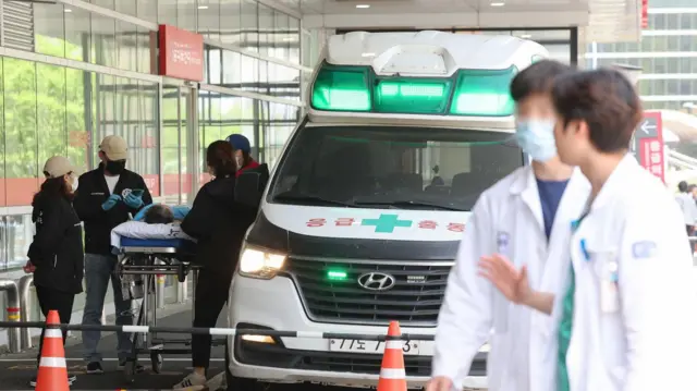 응급차와 의사들