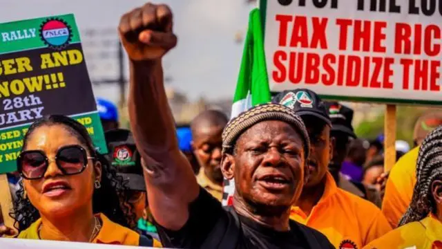 Ndị otu NLC na-eme mkpesa