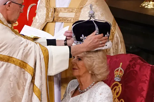 بادشاہ کی تاج پوشی