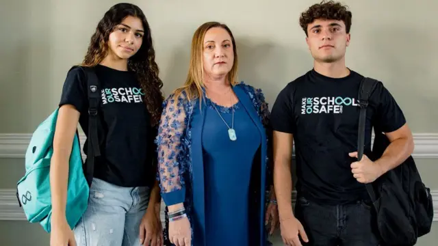 ወዲ ሎሪ ኣልሃደፍ ሮቢ (የማን)ን ዓርኩን (ጸጋም) ጥይት ዘየሕልፍ ቦርሳታት ይሕዙ