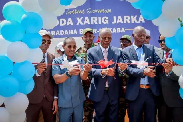  Cabdi Casiis Lafta Gareen ayaa ugu baaqay Reer Buur Hakaba in ayu guntadaan sidii uu garoonku u noqon lahaa mid caalami ah