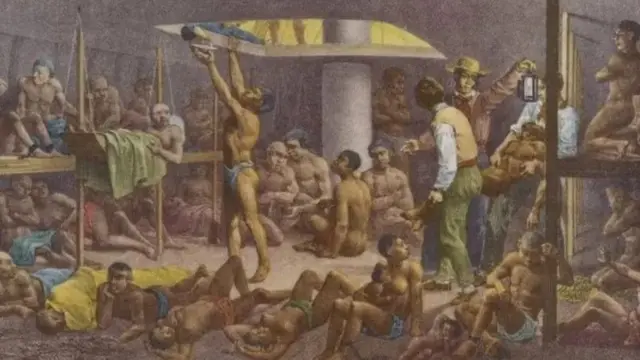 Pintura de parte interna de um navio com várias pessoas negras dentro e cabelos raspados