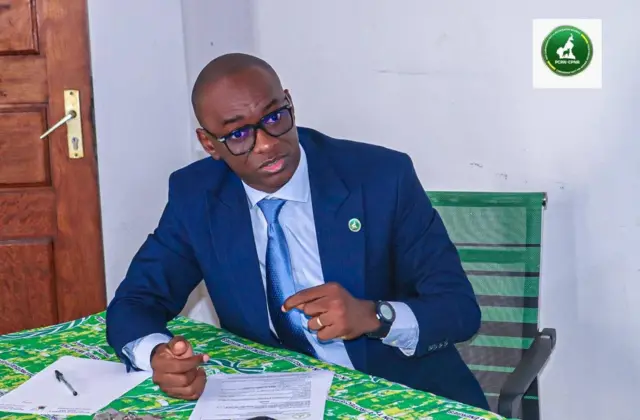 Cabral Libii a été investi par le Parti camerounais pour la réconciliation nationale (PCRN) au cours d'un congrès d'investiture de son parti tenu dans l'arrondissement de Nkolafamba, près de Yaoundé. 