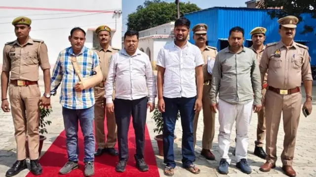 اعظم گڑھ پولیس کے مطابق اس سازش میں ایک قیدی، ایک سابق قیدی، جیل کا ایک ملازم اور جیل کا چوکیدار شامل ہیں
