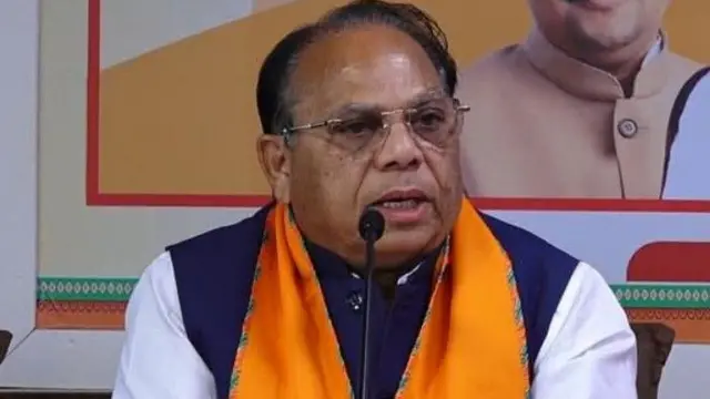 ગુજરાત સ્થાનિક સ્વરાજ્યની ચૂંટણી, ભાજપના ઉમેદવારો બિનહરીફ કેમ ચૂંટણી જીતી રહ્યા છે, મિનિ વિધાનસભા ચૂંટણી, ઉમેદવાર બિનહરીફ જાહેર થાય તો શું થાય, મ્યુનિસિપલ કૉર્પોરેશન, જિલ્લા પંચાયત, તાલુકા પંચાયતની ચૂંટણી.