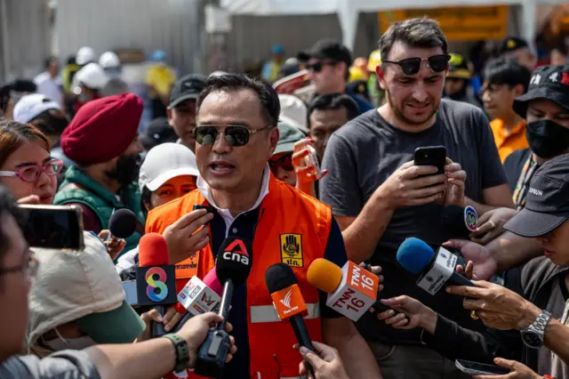 ထိုင်းဒုတိယ၀န်ကြီးချုပ် အနုတင် ချာ၀ိရကွန်း