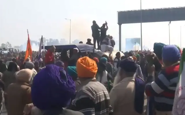 কৃষকদের দাবি মেনে না নেওয়া হলে ১৬ ফেব্রুয়ারি কৃষকদের ‘ভারত বন্ধের’ ডাক দেওয়া হয়েছে। 