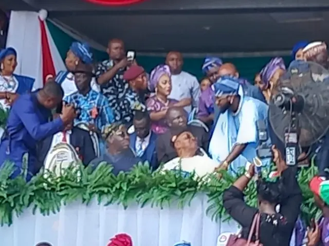 Davido atawọn eekan ilu