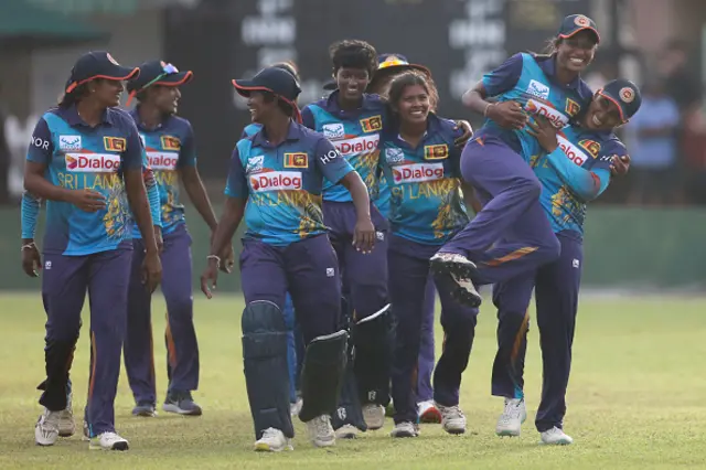 චමරි අතපත්තු සිය එක්දින තරග දිවියේ 08 වන ශතකය රැස් කිරීමට සමත් වූ අතර මෙම තරගාවලියේ ඇය විසින් වාර්තා කළ දෙවන ශතකය ද එයයි. ඇය පන්දු 80 කදී නොදැවී ලකුණු 140ක් රැස් කළ අතර ඊට හයේ පහරවල් 09ක් සහ හතරේ පහරවල් 13ක් ඇතුලත්.