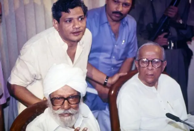 हरकिशनसिंग सुरजीत यांनी जागतिक राजकारणाच्या पटलावर आपली अमिट छाप सोडली.