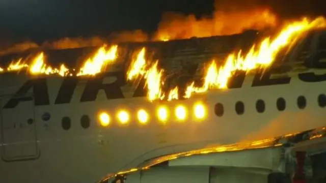 જાપાન વિમાનમાં ભીષણ આગ