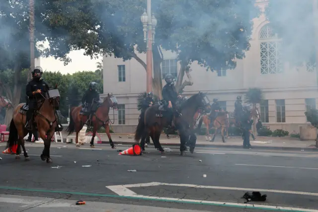 लस एन्जलस प्रहरी