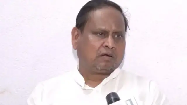 పశ్చిమ బెంగాల్ అసెంబ్లీ ఎన్నికలు 2026, తేదీలు, వివాదాలు, రాజకీయ వ్యూహాలు, ఎన్నికల కమిషన్, ఓటింగ్, నామినేషన్లు