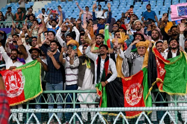 உலகக்கோப்பை: ஆப்கானிஸ்தான் அரையிறுதி செல்ல என்ன செய்ய வேண்டும்?