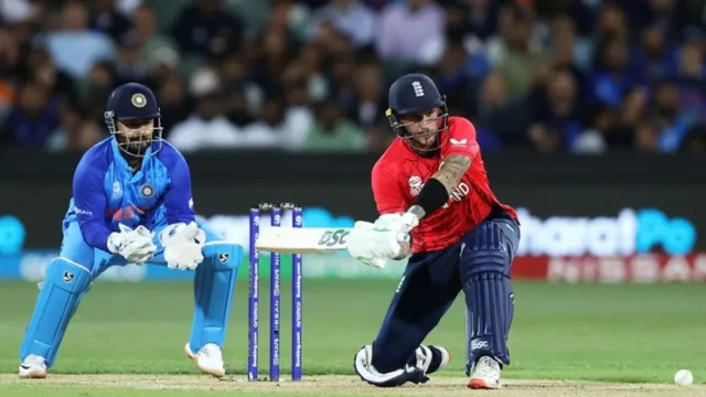 એ﻿લેક્સ હેલ્સ