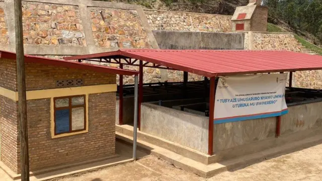 Ifoto y'uruganda rutunganya amazirantoki rukayakuramo ifumbire