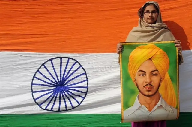 தூக்கு கயிற்றை முத்தமிட்ட பகத் சிங்