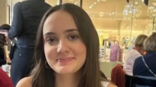 দুর্ঘটনার সময় অ্যালিস ক্যালার্গিসও ওই বারে ছিলেন