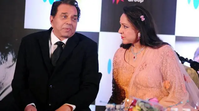 ધર્મેન્દ્રનાં નિધનની અફવા, ધર્મેન્દ્રને બ્રીચ કેન્ડી હોસ્પિટલમાંથી રજા, ધર્મેન્દ્રને ઘરે લઈ જવામાં આવ્યા, ધર્મેન્દ્રની તબિયતના તાજા સમાચાર, શાહરુખ ખાન સલમાન ખાન અને સની દેઓલ ધર્મેન્દ્રને જોવા પહોંચ્યા, બીબીસી ગુજરાતી