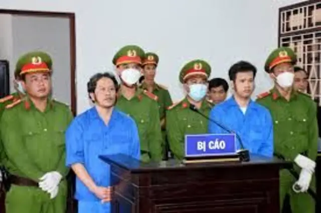 Hai ông Tô Hoàng Chương và ông Thạch Cương trong phiên toà ngày 20/3/3034