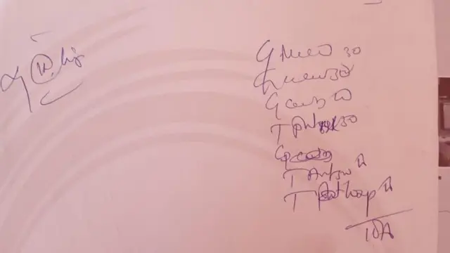 ဆေးညွှန်းက မရှင်းလင်းတာ၊ အဓိပ္ပါယ် အကောက်အယူ လွဲသွားနိုင်တာ စတာတွေကြောင့် ဆိုးကျိုးဆက်တွေ များနိုင်တယ်လို့ ကျွမ်းကျင်သူတွေက ပြော