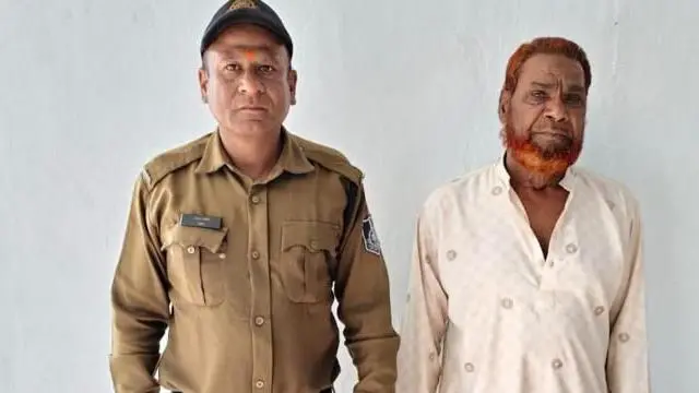 கடந்த மூன்று நாட்களாக சலீமின் கைது தொடர்பாகவும் அடுத்தடுத்த ஆவணப் பணிகளிலும் ஈடுபட்டிருந்த சலீமின் மனைவி தஸ்லீம், இது தமக்கு ஆச்சரியமான சம்பவம் என்று பிபிசியிடம் தெரிவித்தார்.
