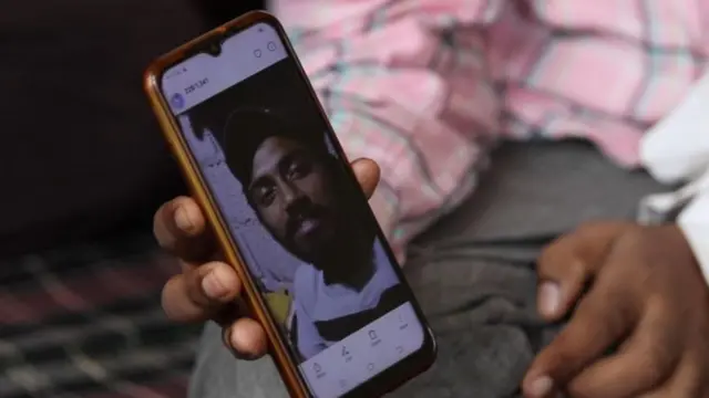 टोनी मई तक वीडियो कॉल के जरिए परिवार के संपर्क में रहे