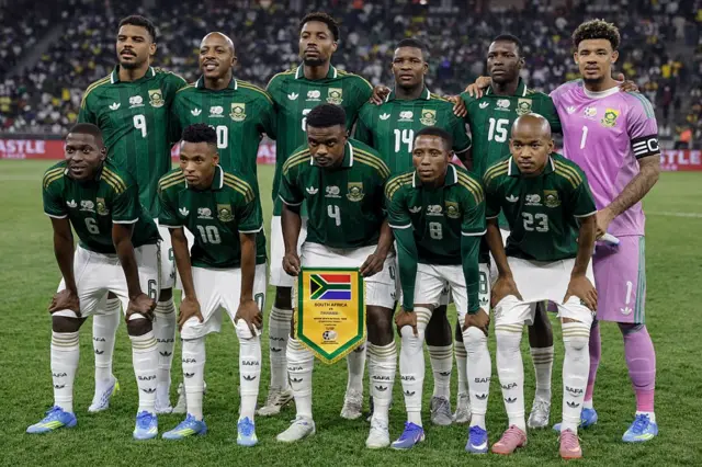 L'équipe d'Afrique du Sud pose pour une photo avant le match amical international de football entre l'Afrique du Sud et le Panama au stade du Cap, le 31 mars 2026.