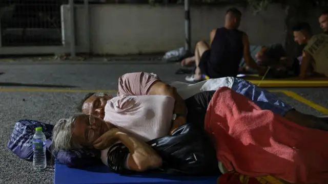 požar u grčkoj, požar na halkidikiju, požar u mestu Siviri na Halkidikiju