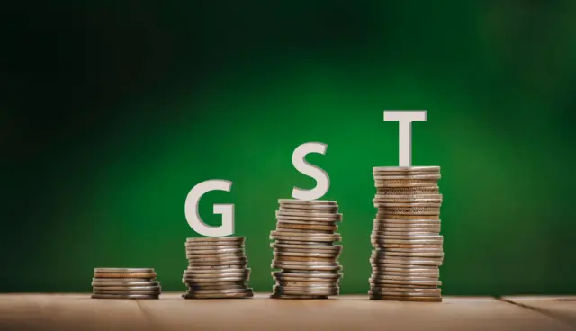 யுபிஐ , வருமானவரி உச்சவரம்பு, வருமான வரிக்கணக்கு தாக்கல், வங்கி மினிமம் பேலன்ஸ் , குறைந்த பட்ச இருப்புத் தொகை, ஏடிஎம் கட்டணம், ஜிஎஸ்டி, ஓய்வூதியம், செபி, SIF