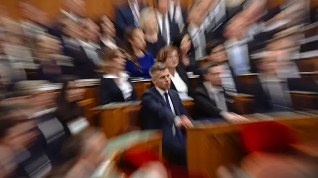 Magyar Péter a parlamentben.