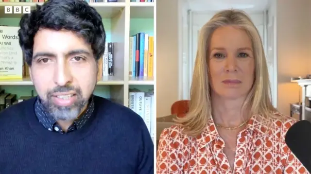  Sal Khan habla con la periodista Katty Kay.