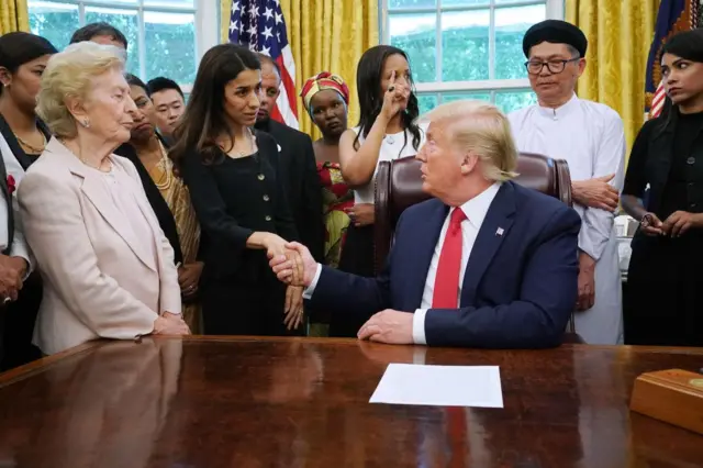 Naadiyaa Pirezidantii US Donaald Tiraamp waliin kana dura wal arganiiru