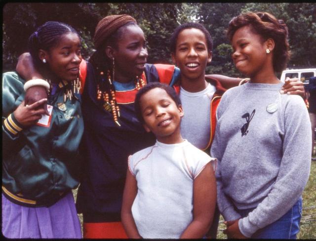 Rita con sus hijos: Sharon, Stephen, Ziggy y Cedella 