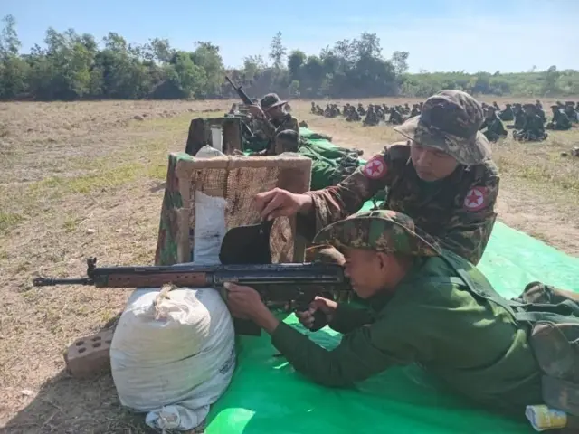 ပြည်သူ့စစ်မှုထမ်းသင်တန်း 