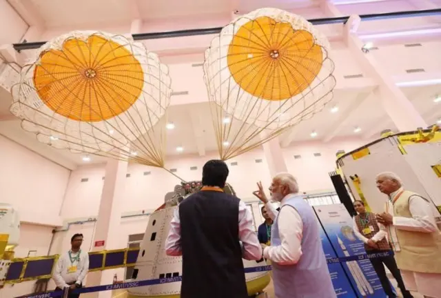 पंतप्रधान नरेंद्र मोदी यांना गगनयान मिशनची माहिती आहे